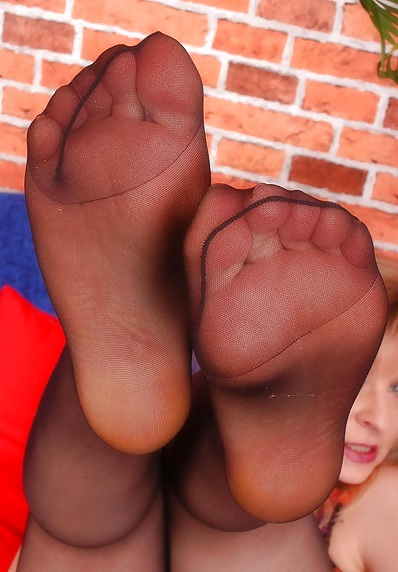 Sexy nylon shemale feet