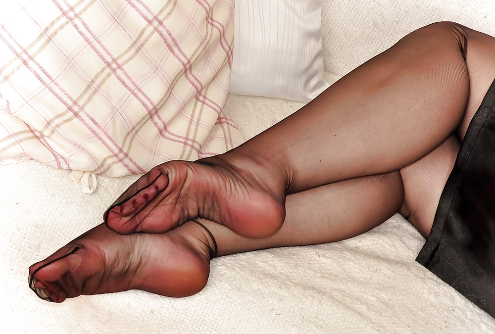 Mature nylon feet