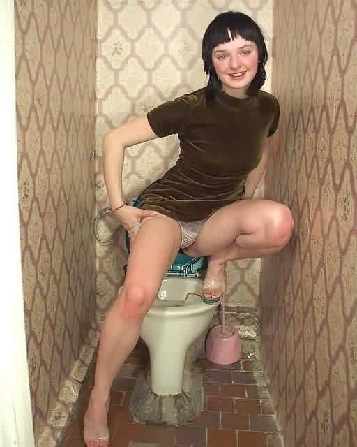 Русское Порно Мамка В Туалете