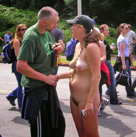 Nude Girl Drinks Beer At Bay To Breakers Run Pics Xhamster