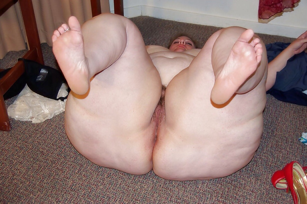Fat girls naked feet