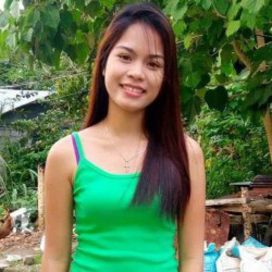 Молодая сексуальная и теперь уже обкончанная филиппинка довольна всем
