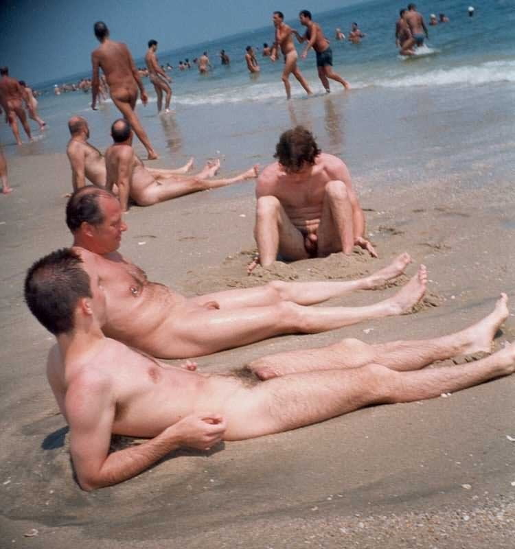 Голые Мужики Нудисты На Пляже