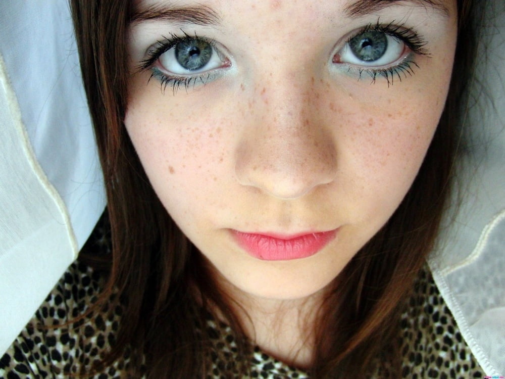 Teen Girls With Beautiful Eyes