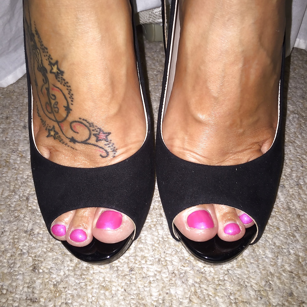 Porn image As requested by a foot fan of Jaynes sum peep toe heel pics