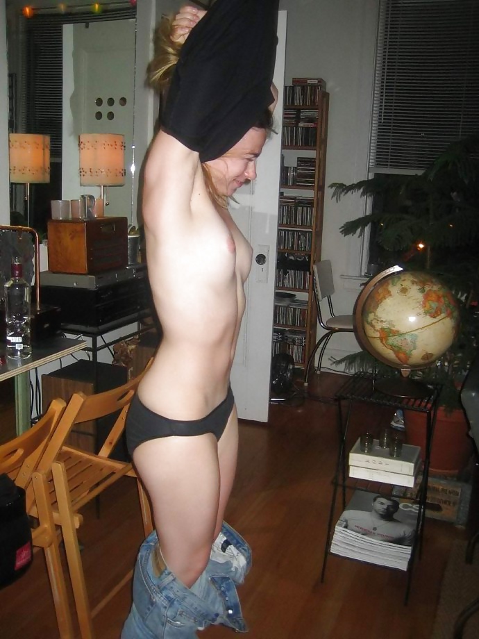 Porn image CRazyk Girl like to flash