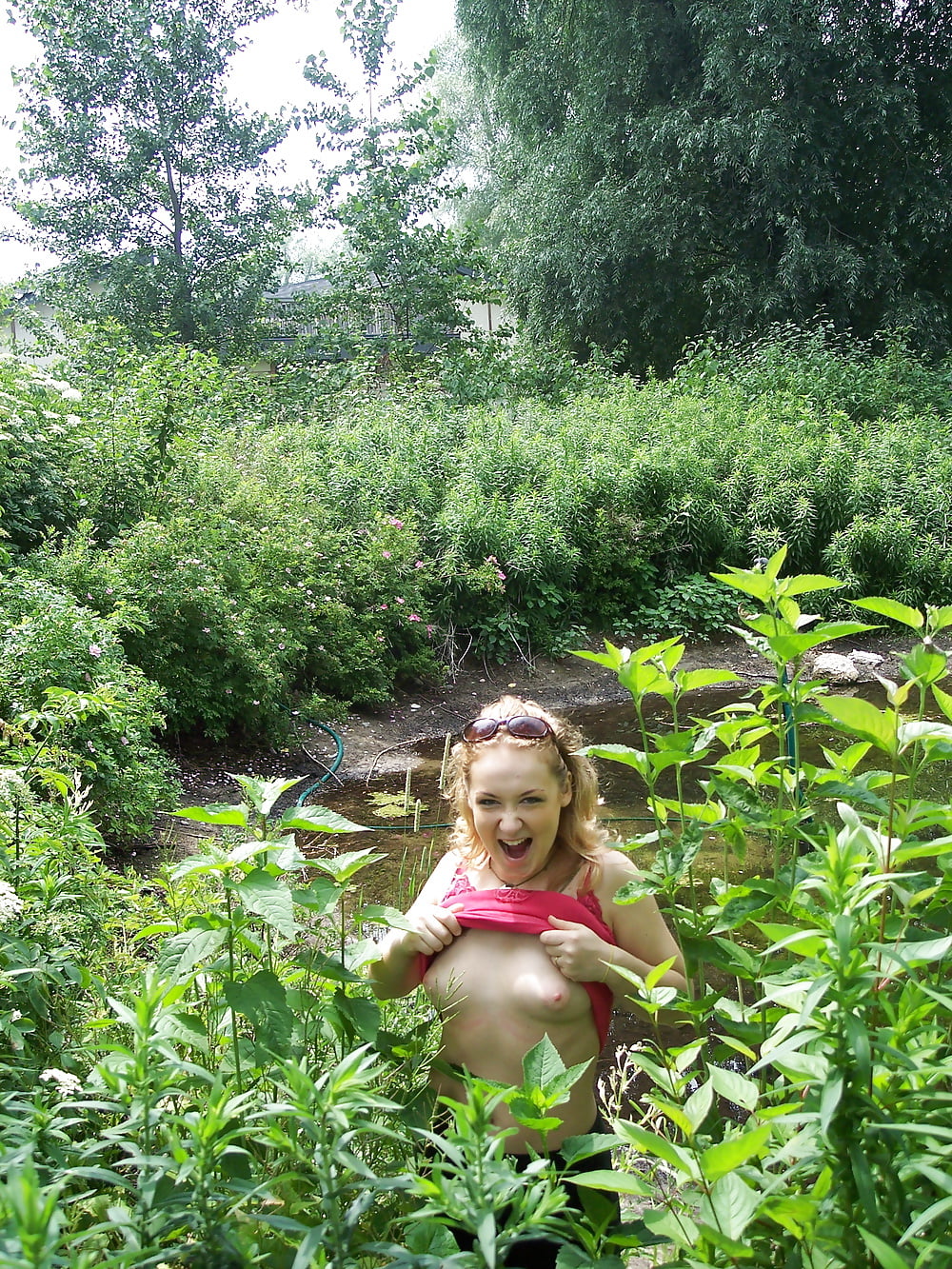 Porn image Young Couple on Vacation