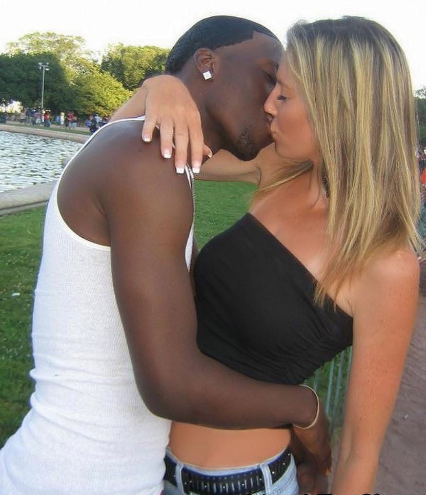 Scroller interracial