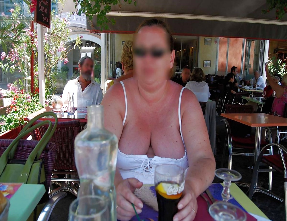 Porn image she loves to pose