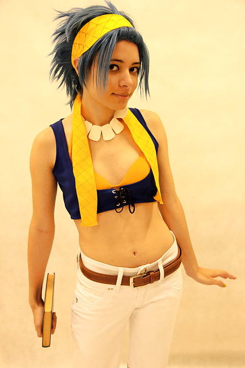 Porn image VOTE: Fairy Tail Cosplay Babes Battle