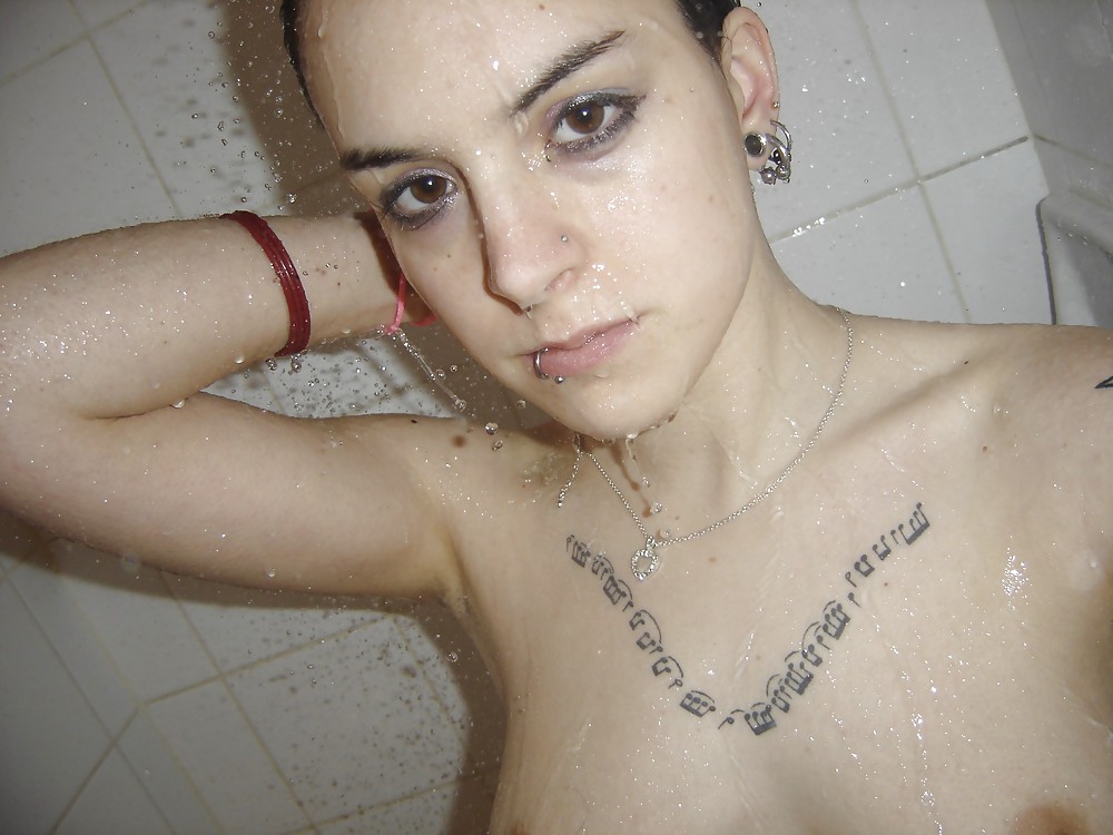 Porn image pierced and tattooed woman selfshot