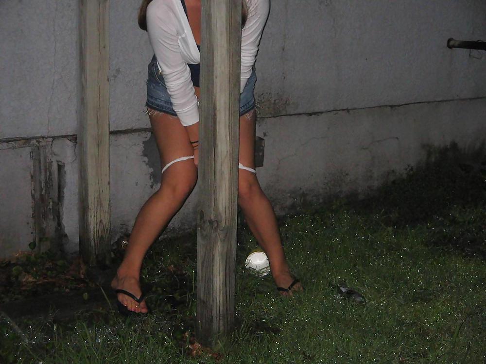Porn image a girls gotta go 15