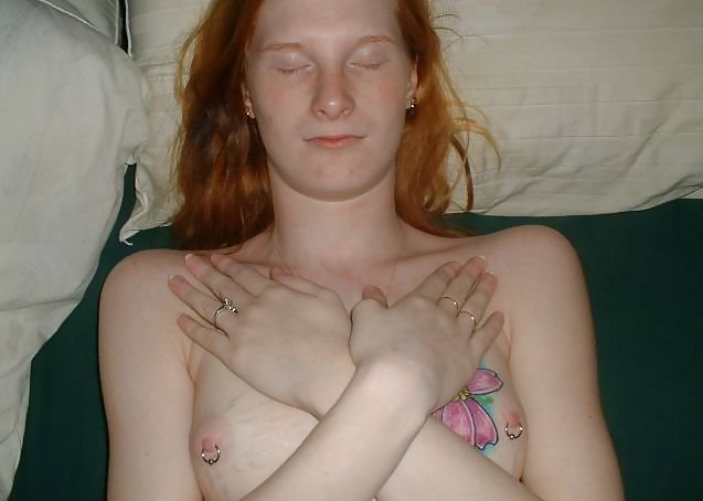 Porn image AMATEUR EX GF LEGS ass teen redhead tattoo (WheelSex)