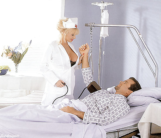 Krankenschwester Muschisaft Schwarz Oral