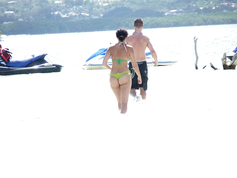 Porn image GIRLS ON THE GUADELOUPE BEACH