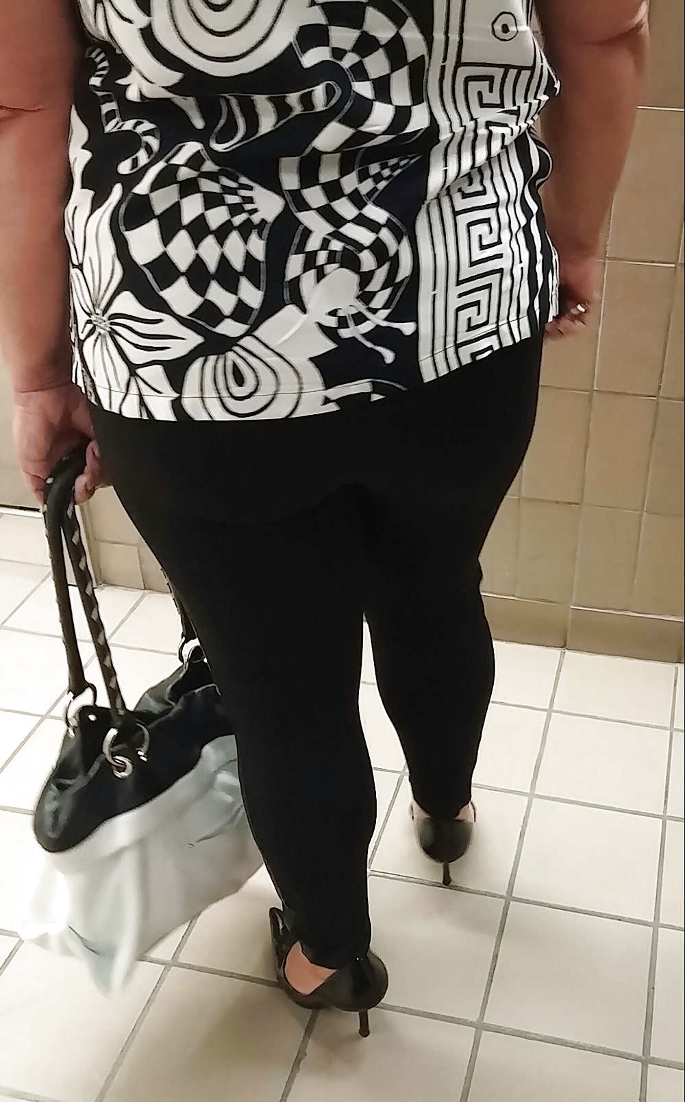 Porn image Cookie's thick legs and ass at work.