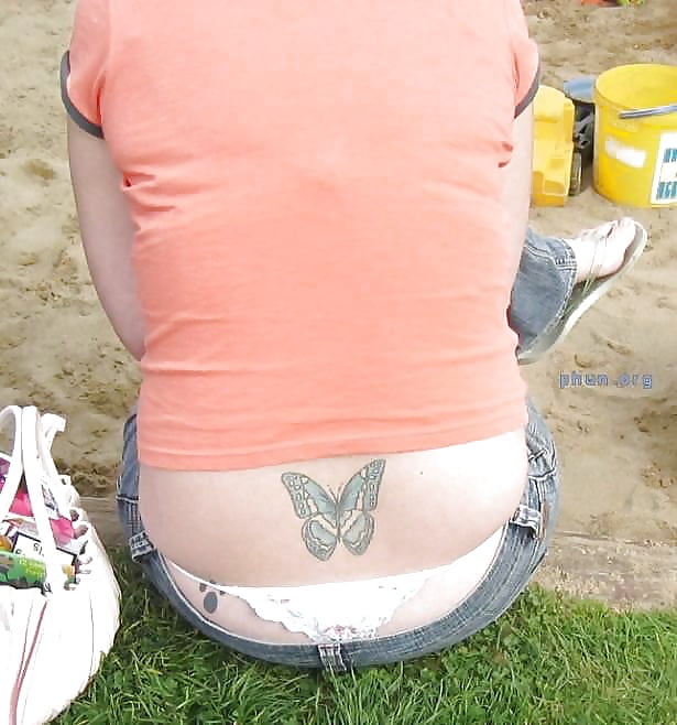 Porn image Candid young slut : thong V