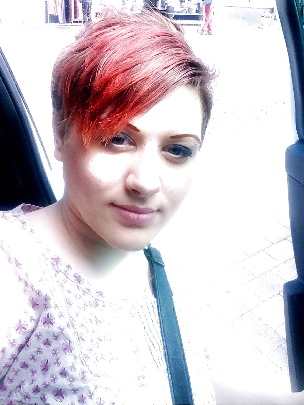 Porn image Facebook short haired hotties P3