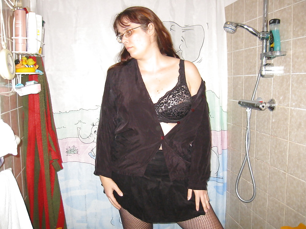 Porn image Strip in the shower