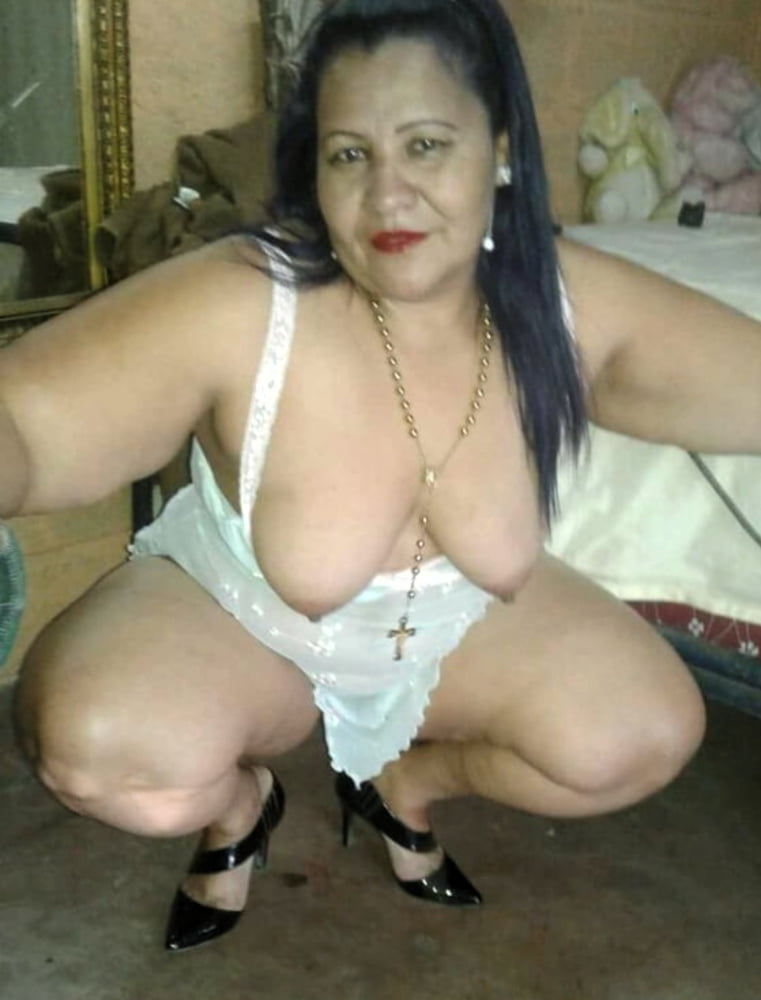 Old Mexican granny wearingG string- 24 Photos 