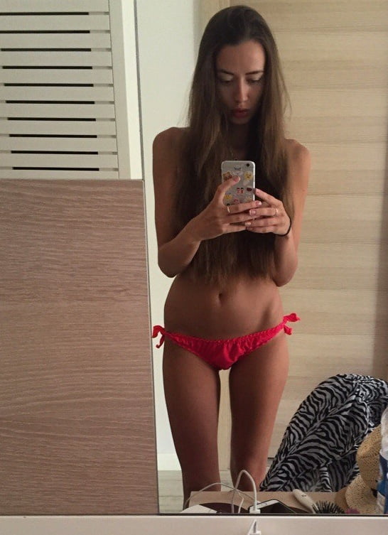 selfie 1 photo #324497162
