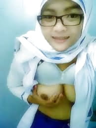 Porn image Hijab and Tudung Wank Bank 2