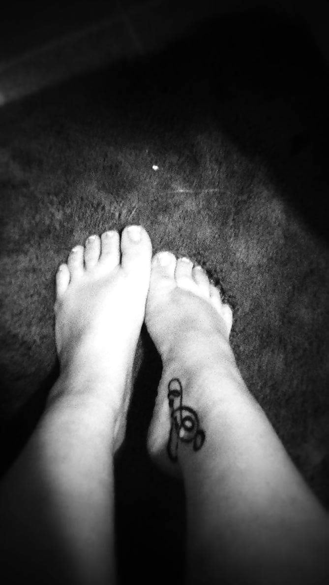 Porn image Ms. Brandi's sexy soft feet.