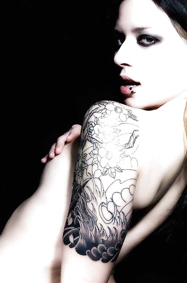 Porn image tattooed hotties