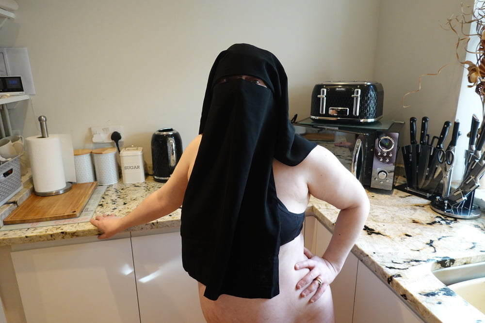 Pregnant Wife in Muslim Niqab and Nursing Bra - 50 Photos 