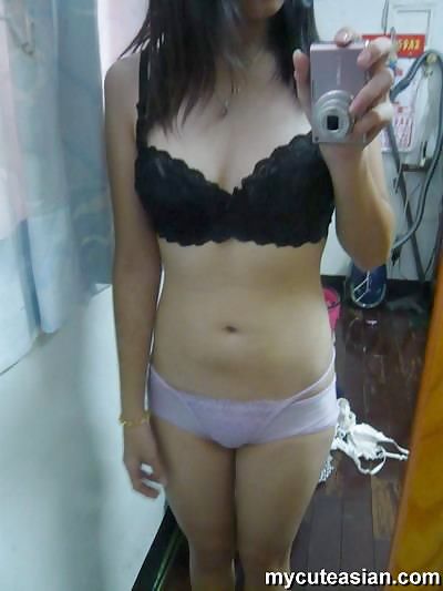 Porn image Cute Asian girlfriend selfshot nude pics