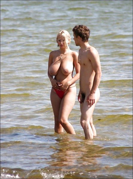 Nice figure and boobs on beach