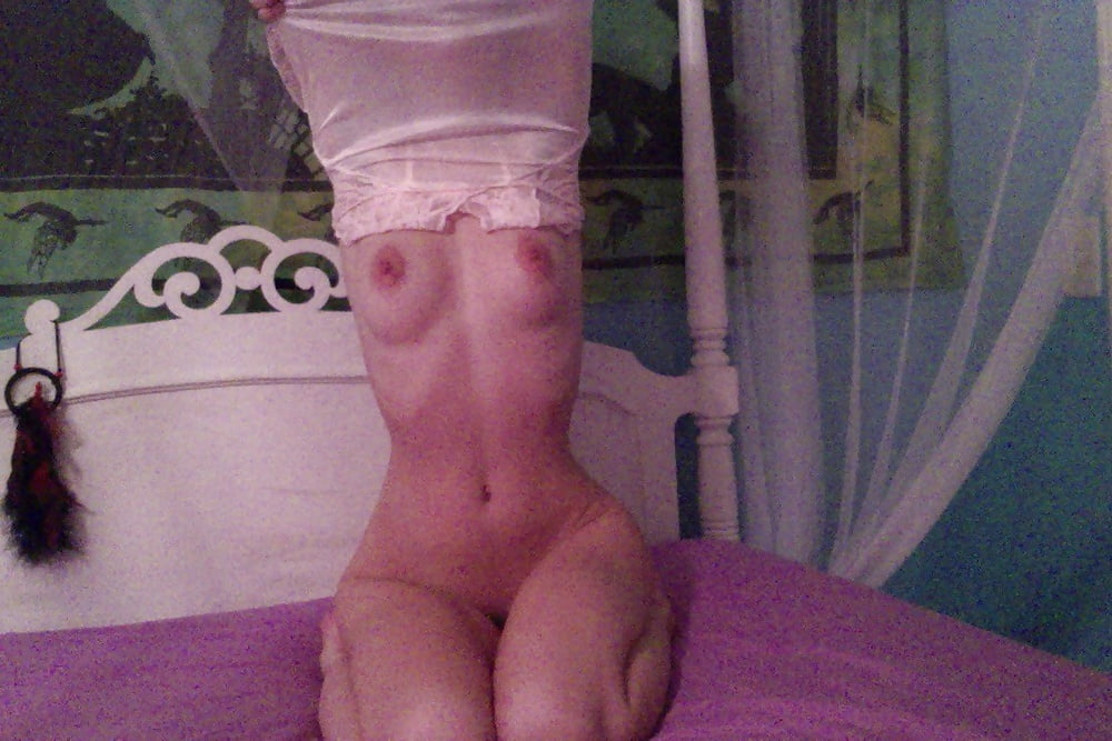 Porn image Unknown Teen Slut Selfiles