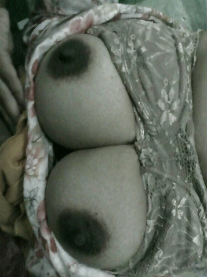 Porn image Hijab Malay Aunt Show Tits