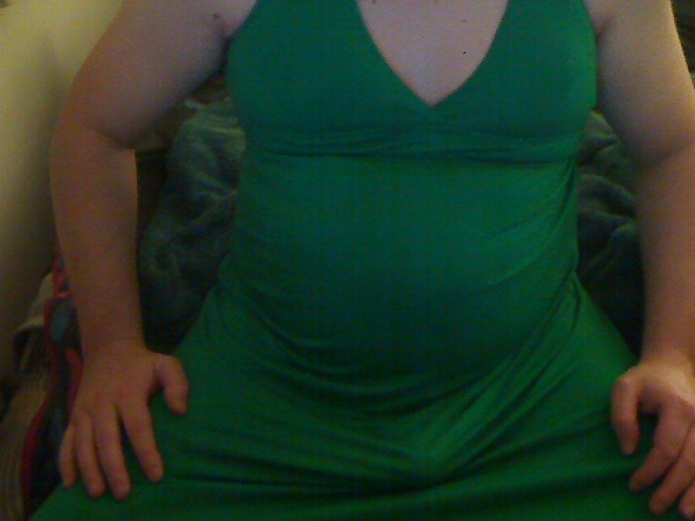 Porn image Girlfriend's green dress
