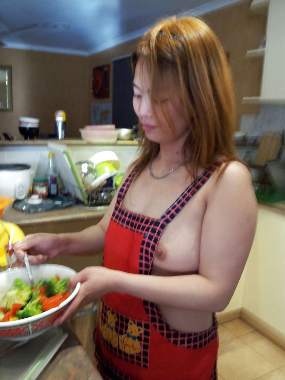 Porn image chinese wife posing in kitchen
