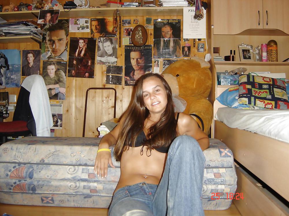 Porn image Amateur Young Brunette Teen