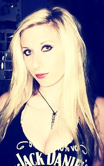 Porn image SmutDates Username 'Annabel18y'