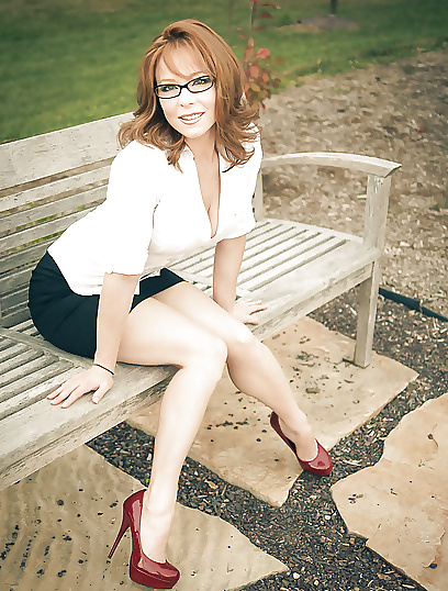 Porn image Oh yeah, babe, keep your knees together (13)