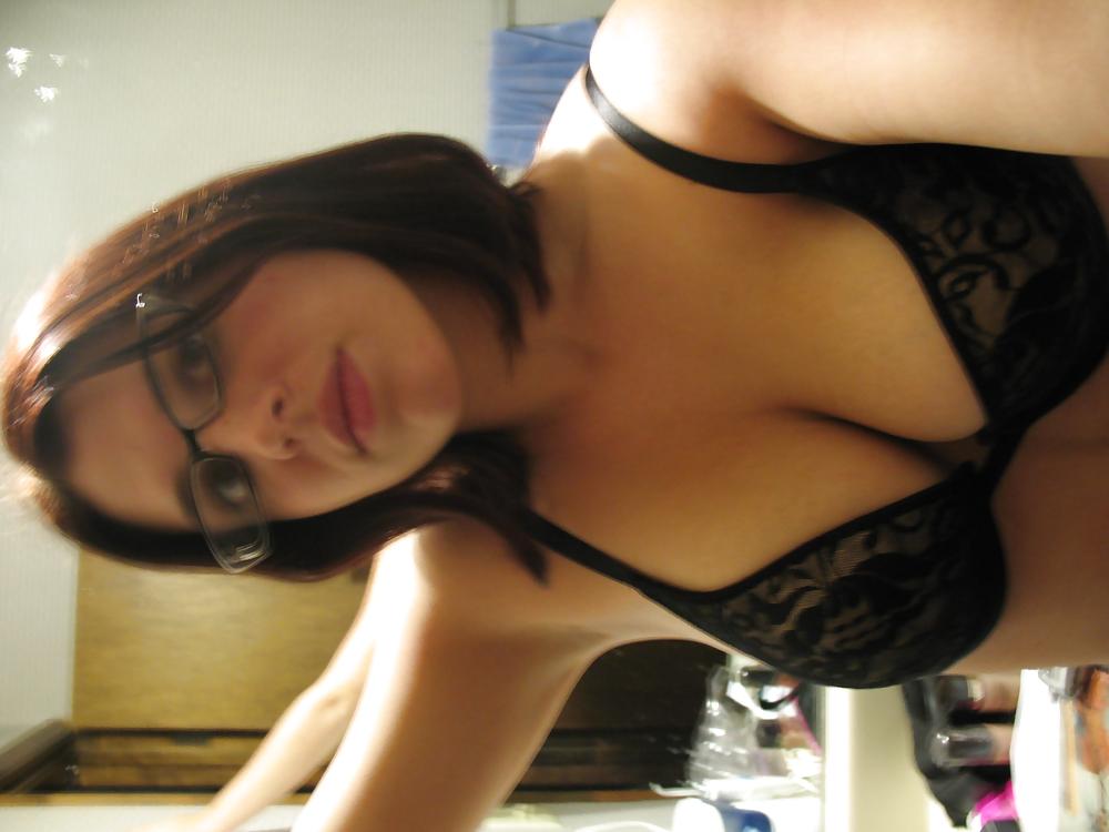 Porn image nice brunette 2