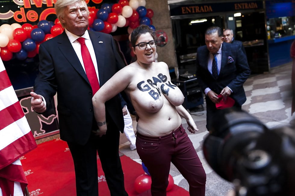 Porn image Femen big-titted fight (La lucha tetuda de Femen)