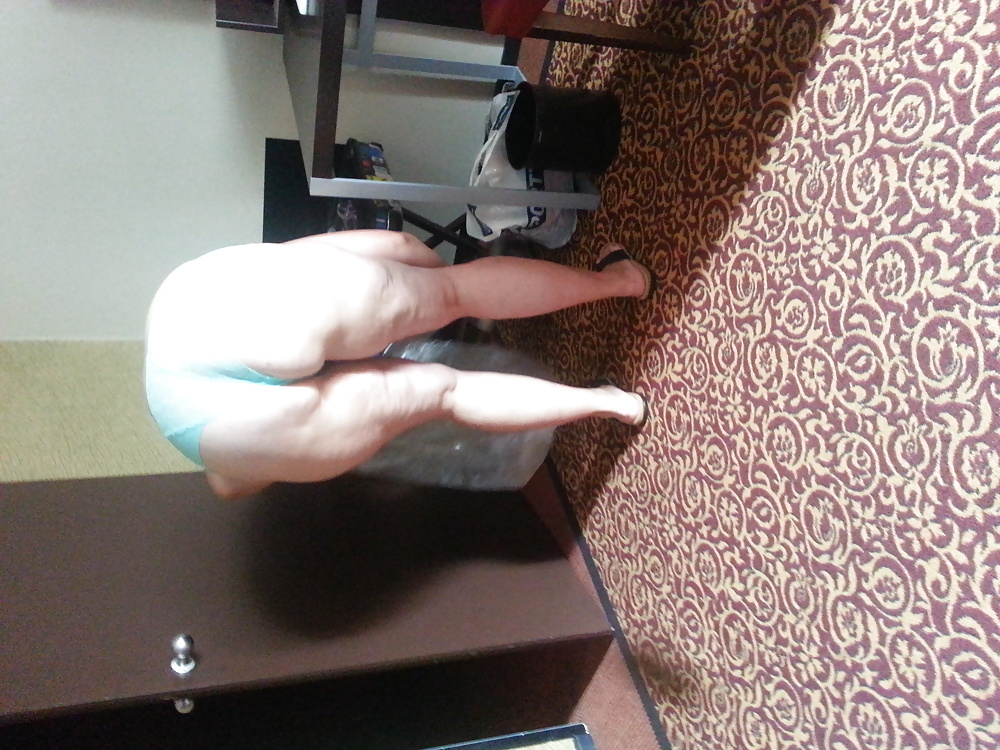 Porn image Mein Prallarsch beim Kofferpacken