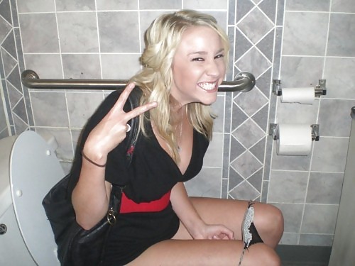 Porn image Girls on toilets