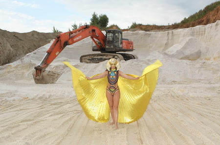 queen of excavators         