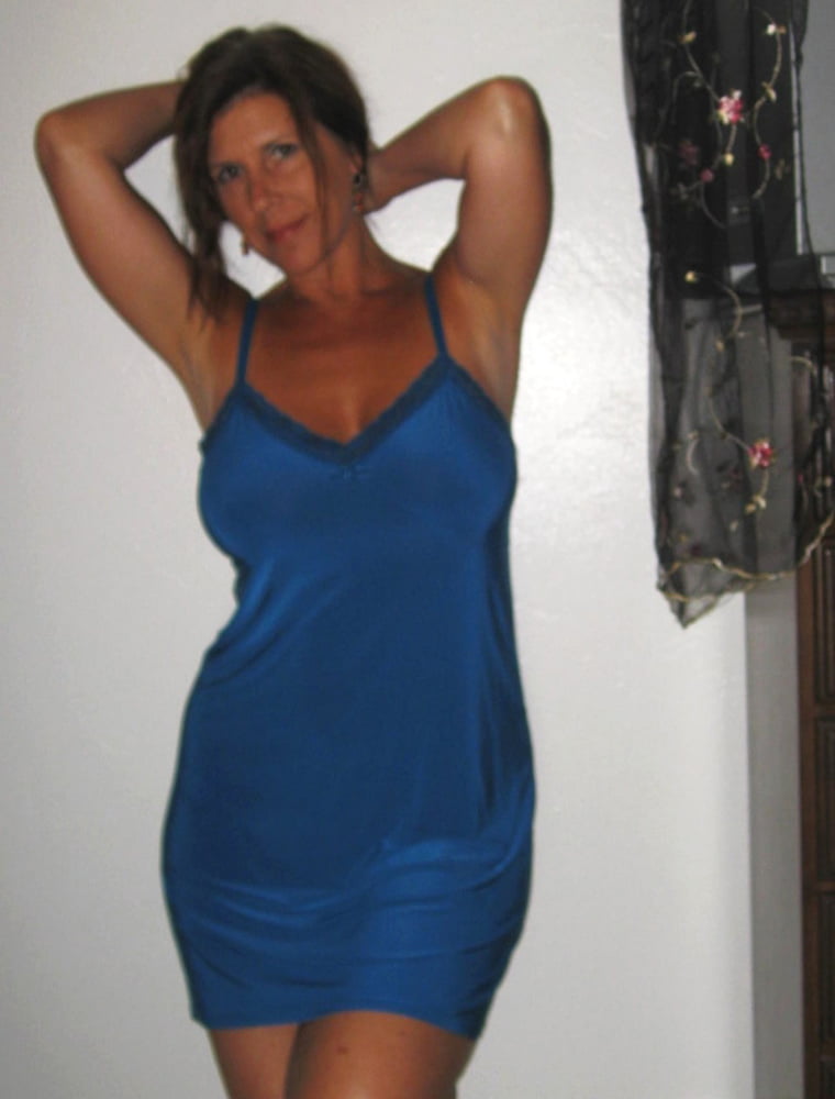 Busty MILF - Blue dress and dildo - 42 Photos 