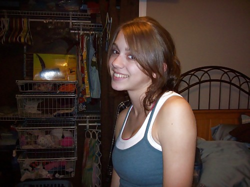 Porn image Teen cutie with trimmed pubes