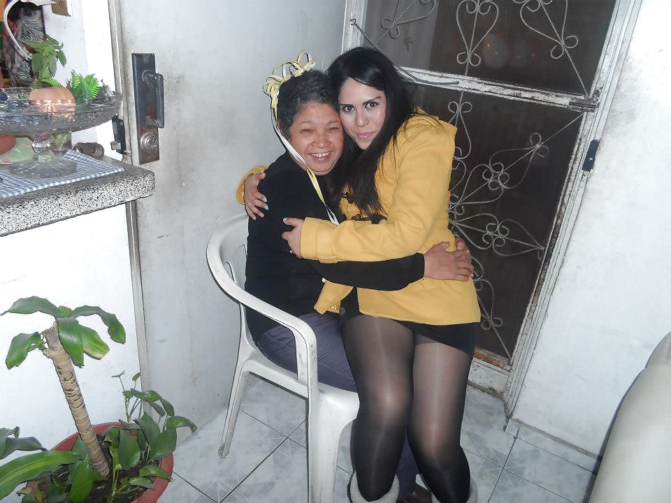 Porn image Nylon upskirt 47