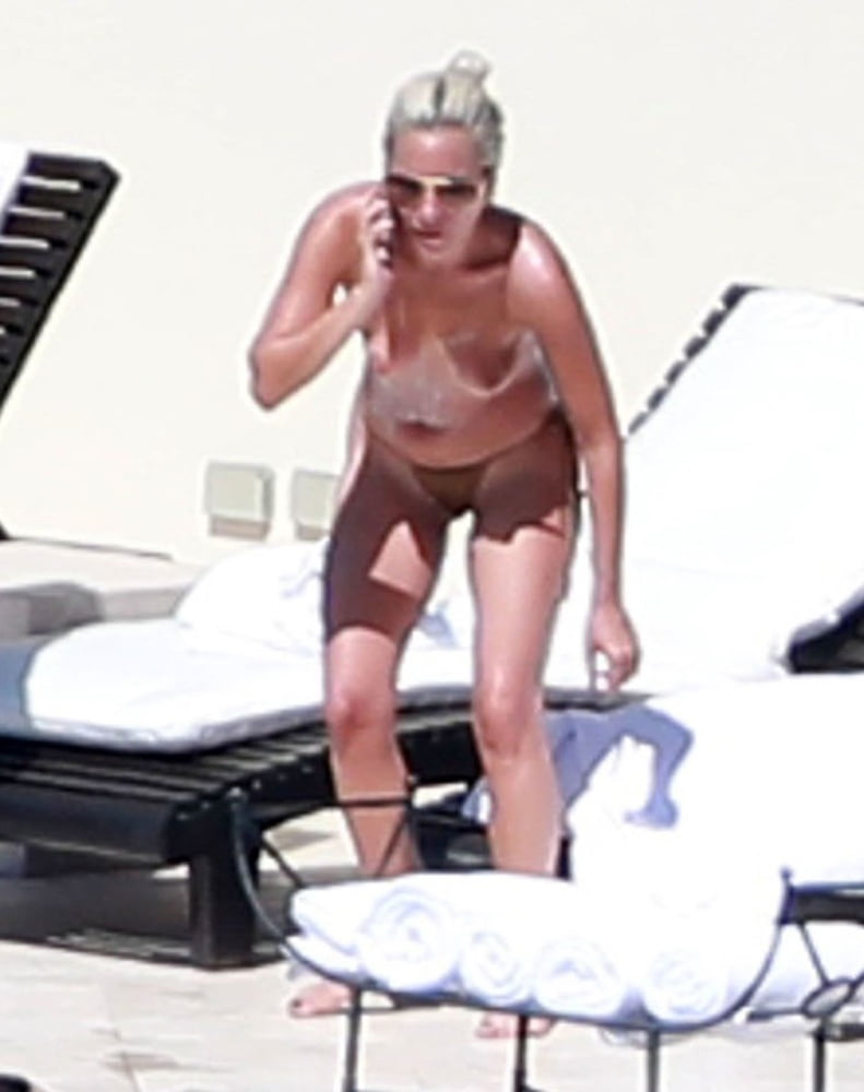 Lady Gaga Naked In Beach - Lady Gaga Topless In Mexico - 11 Pics | xHamster