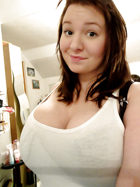 Porn image Busty Amateurs - Busty GFs 19