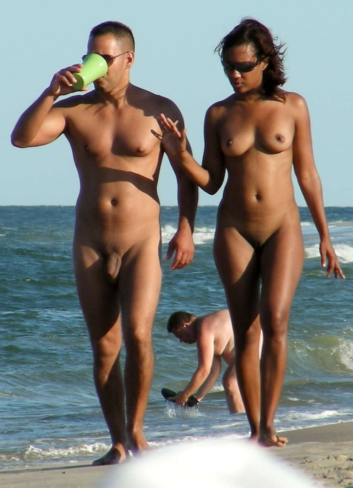 amateur girls on the beach
