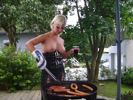 Barbeque Nude. 
